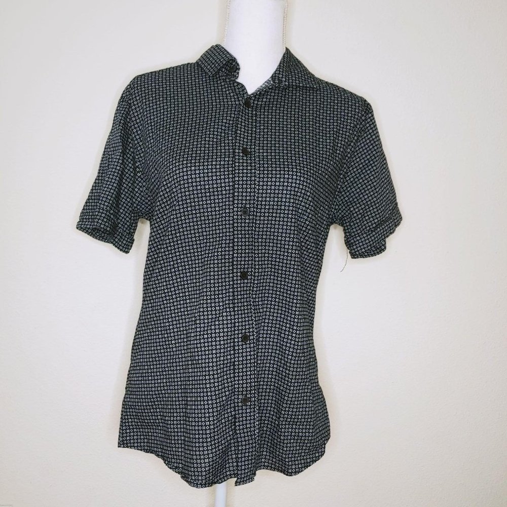 Vince Camuto / Medium / Blue Short Sleeve Button D